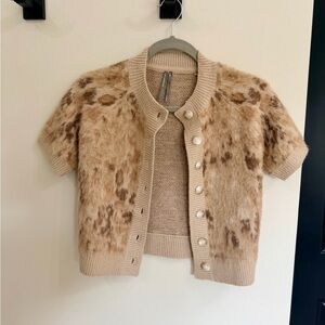 Anthropologie Fuzzy Leopard Print Short Sleeve Cardigan – XS